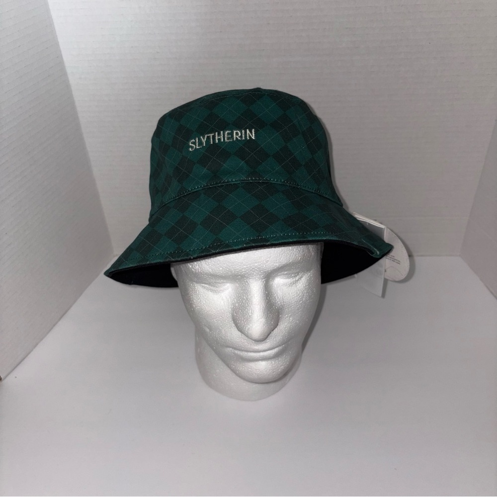 NWT Harry Potter Slytherin Green and Black Checkered Reversible Bucket Hat